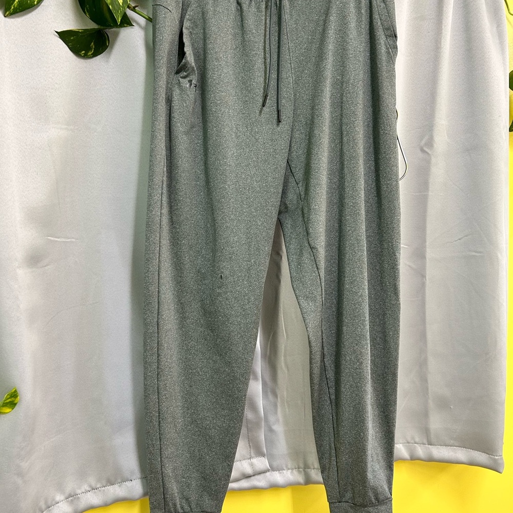 Women’s Medium Gray Under Armour Jogger Pants